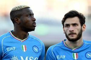 人各有志！拿波里双星K77入豪门当核心拿四冠，奥斯梅恩土超挣钱