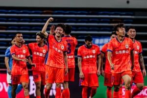 山东泰山对阵深圳新鹏城比赛集锦：让我们继续以心为旗，昂首向前