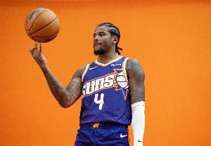 新后场双枪！布克首节8中5得11分&杰伦·格林7中3得8分 合砍19分